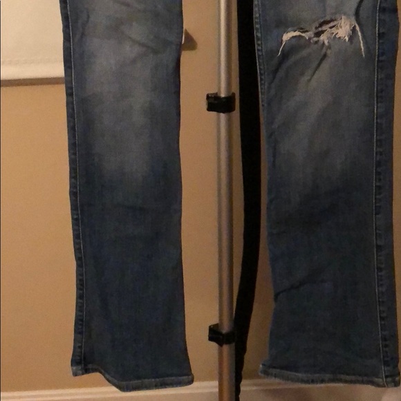 Woman’s Hollister Jeans - Picture 2 of 4